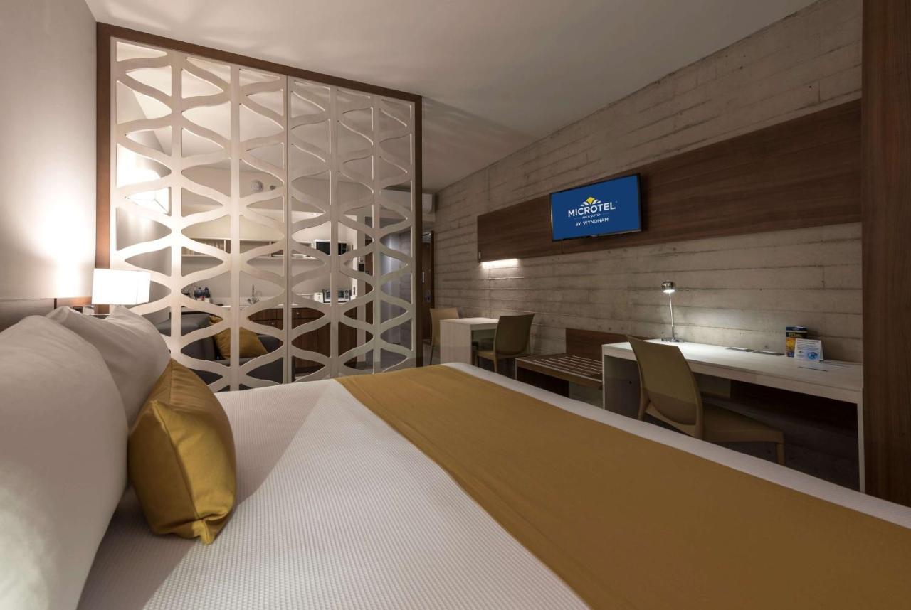 Microtel Inn & Suites By Wyndham Guadalajara Sur Eksteriør billede