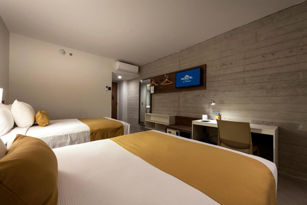 Microtel Inn & Suites By Wyndham Guadalajara Sur Eksteriør billede